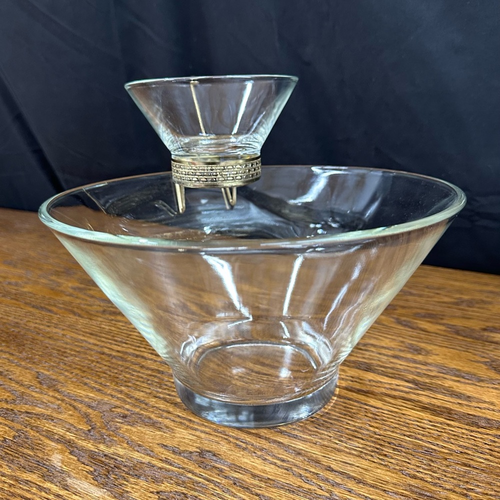 Circa 1960’s Serving Bowl Set